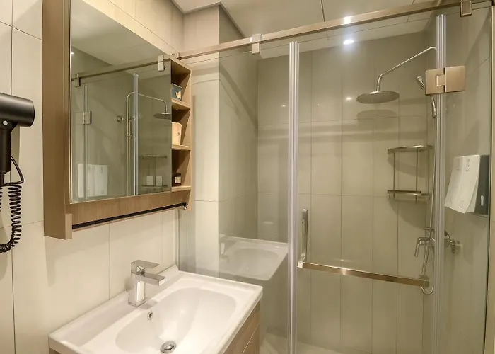 Center Business Near Ayala Mall And Pitx Apartment *