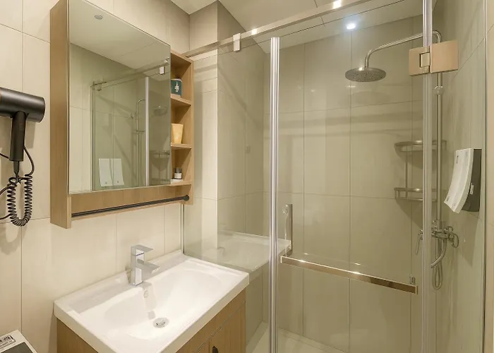 Center Business Near Ayala Mall And Pitx Apartment Manila