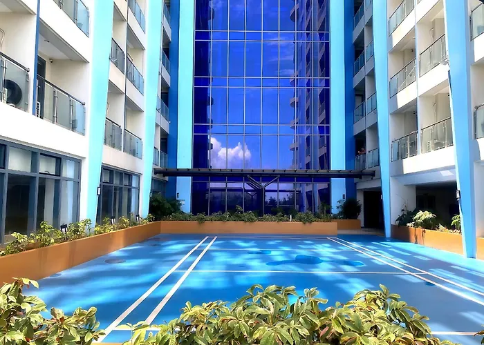 Center Business Near Ayala Mall And Pitx * Manila