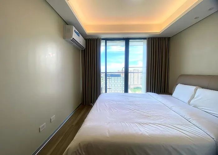 Center Business Near Ayala Mall And Pitx Apartment Manila