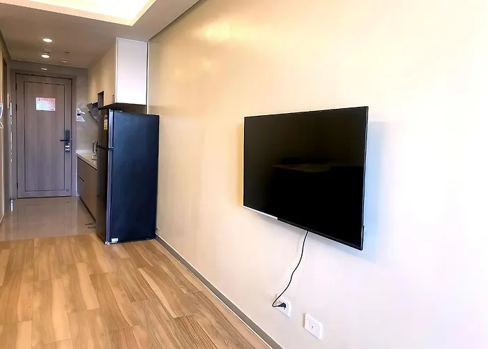 Center Business Near Ayala Mall And Pitx Apartment