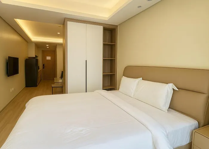 Center Business Near Ayala Mall And Pitx * Manila